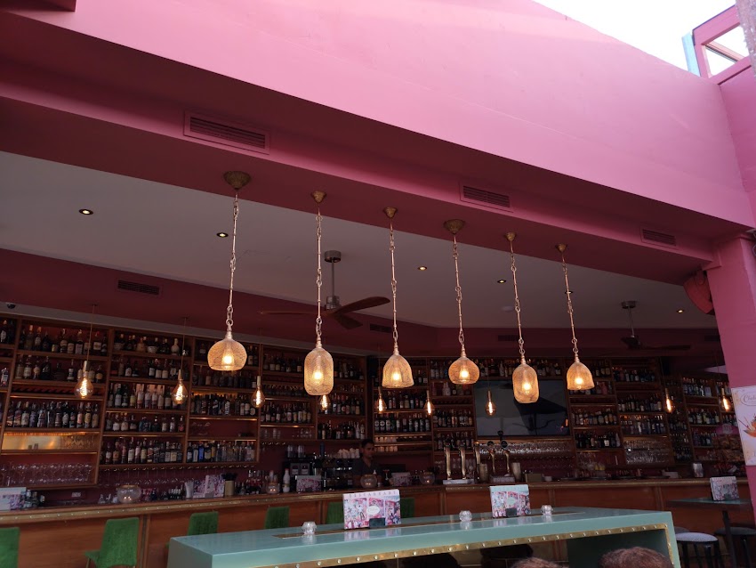 Decent bar & restaurant
