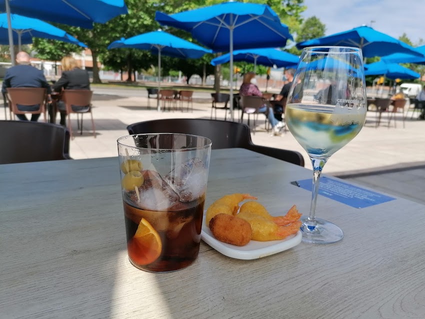 Café MAX – Cervecería & Restaurante