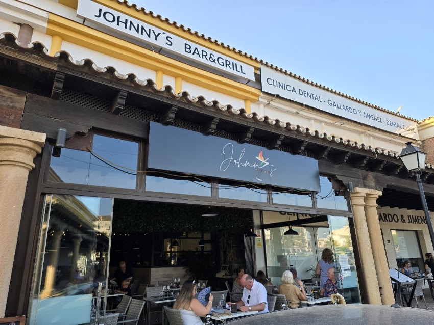 Johnny’s Bar & Grill