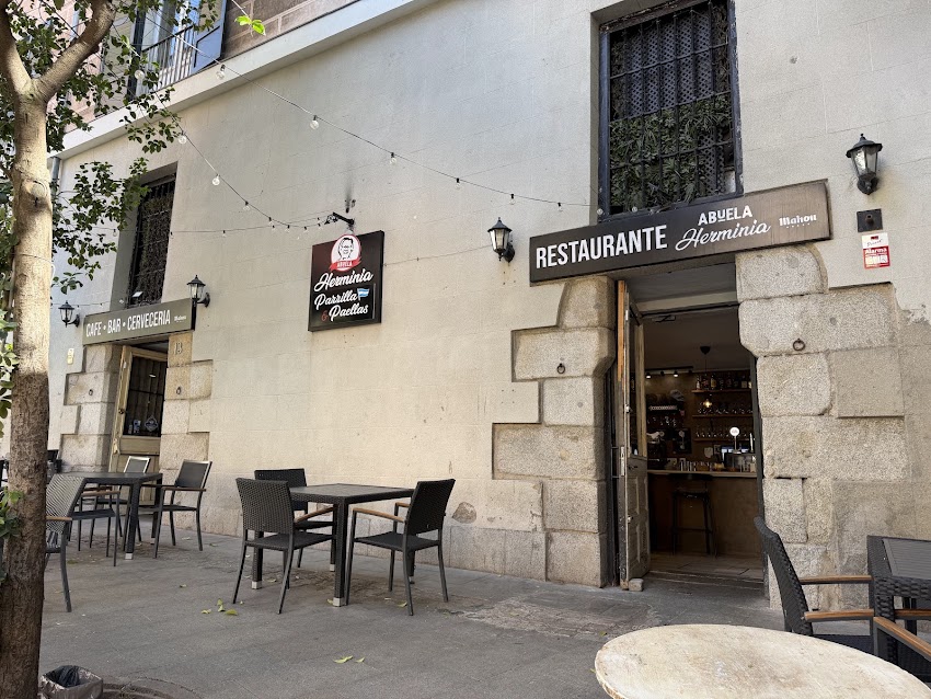 Abuela Herminia – Parrilla y Paellas