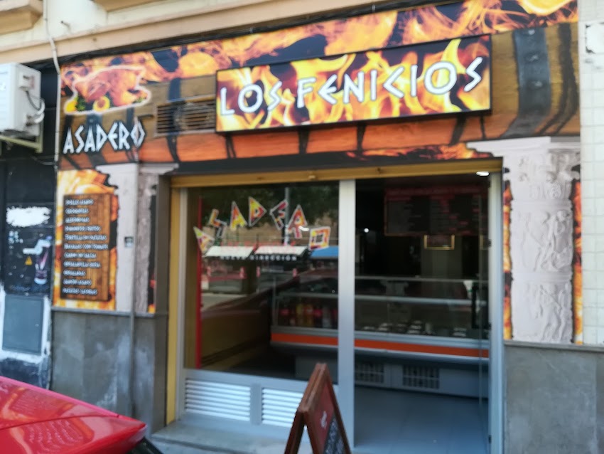 Asadero de pollos y comida para llevar Los Fenicios