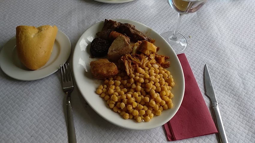 Hostal Restaurante María Victoria