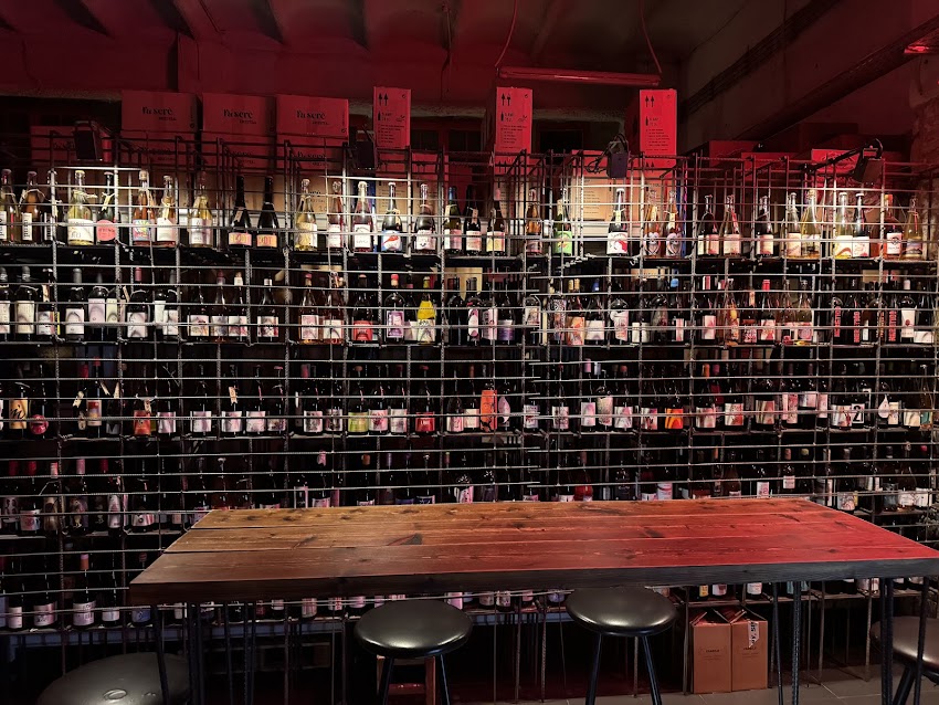 Garage Bar Barcelona – Vinos naturales y platos de temporada