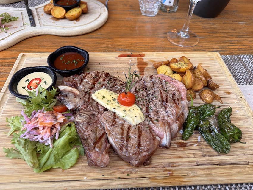 El Baúl Restaurant