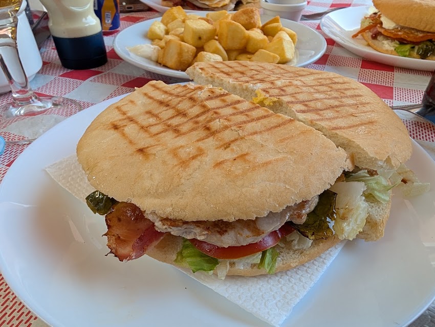 Peña La Roja