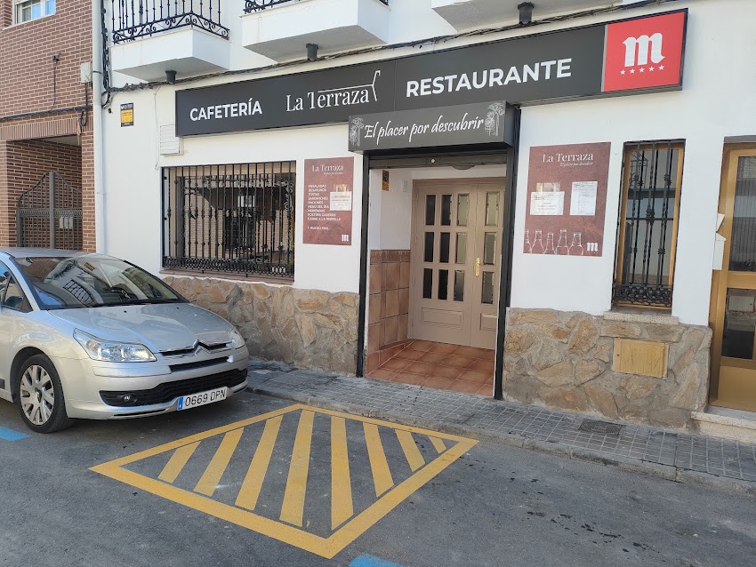 LA TERRAZA RESTAURANTE &CAFETRIA &BAR