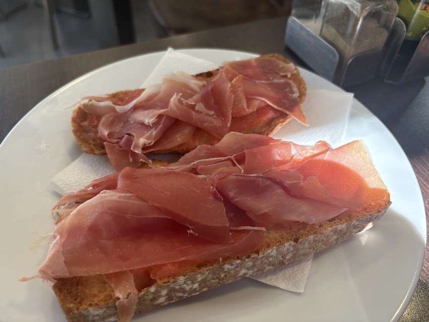 Bar Cafetería Tapas Montserrat
