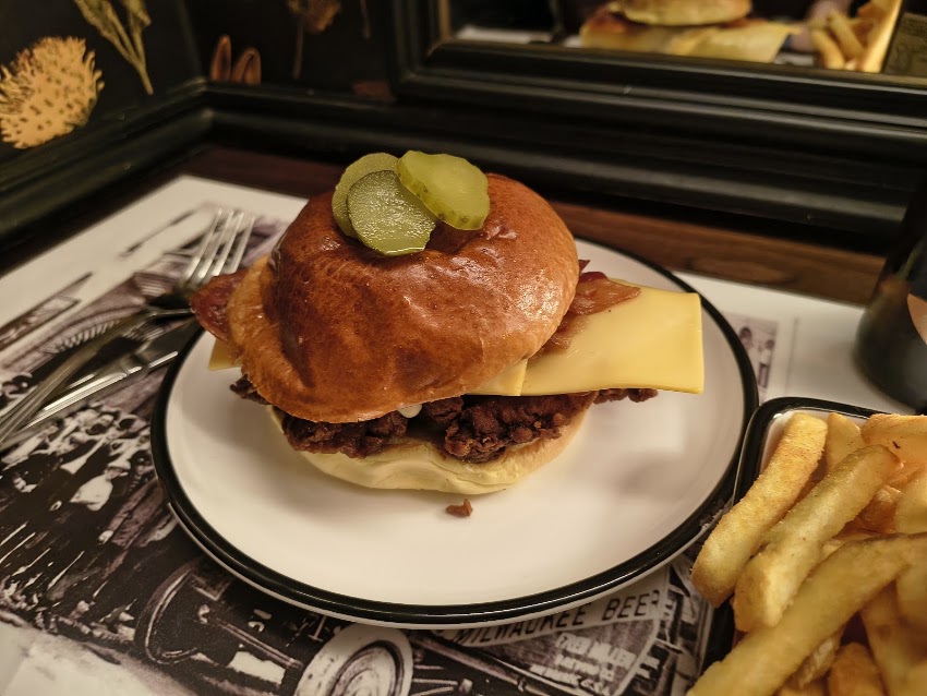 Milwaukee Burger Bretón | Hamburguesería en Madrid