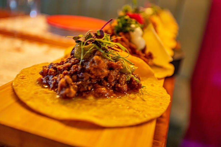 Amigos: Restaurante Hindú y Mexicano / Indian Mexican Restaurant / Arroyo de la Miel