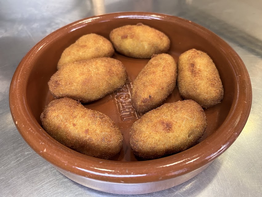 Restaurante El Carbonazo pollos al carbón y comida para llevar