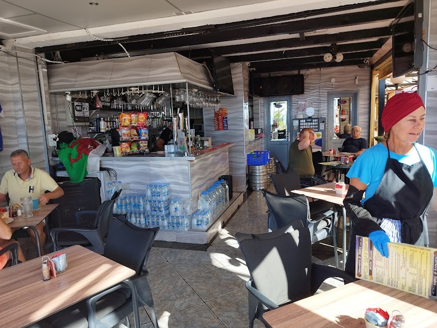 Mambo’s Family bar