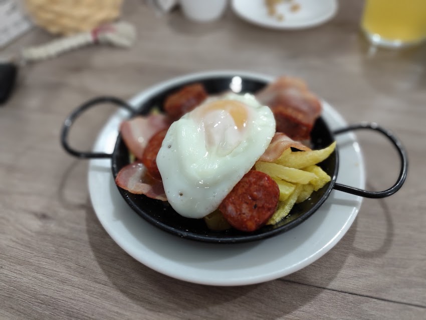 LA LOLA (Abacería y Tapas)