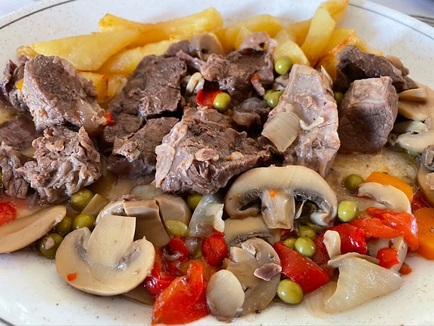 Hostal – Restaurante El Corzo