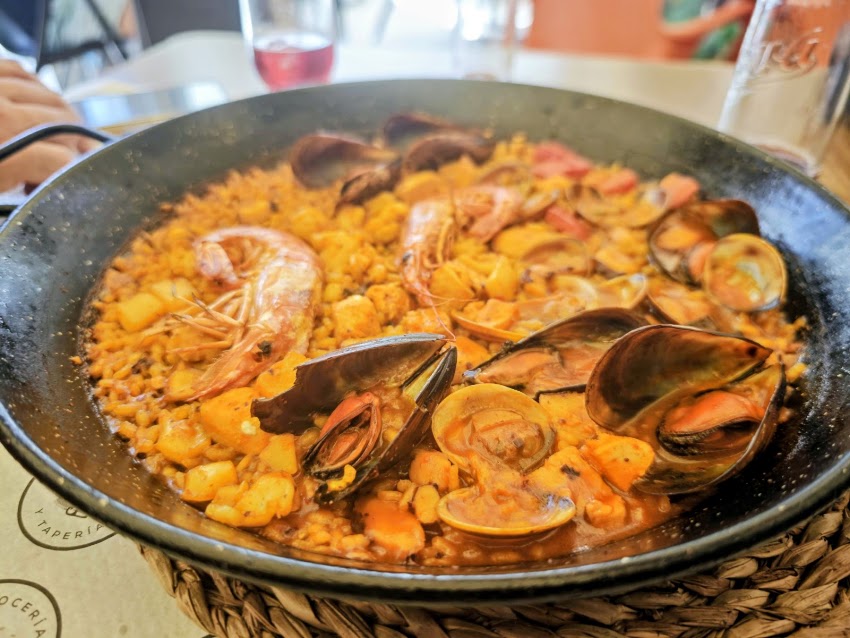LA DEVESA ARROCERIA Y TAPERIA