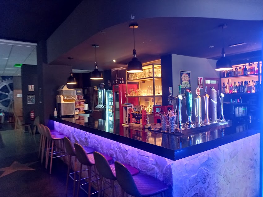 Cafe Pub NIVINS