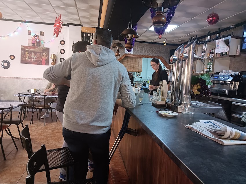 Moon Bar Cafeteria