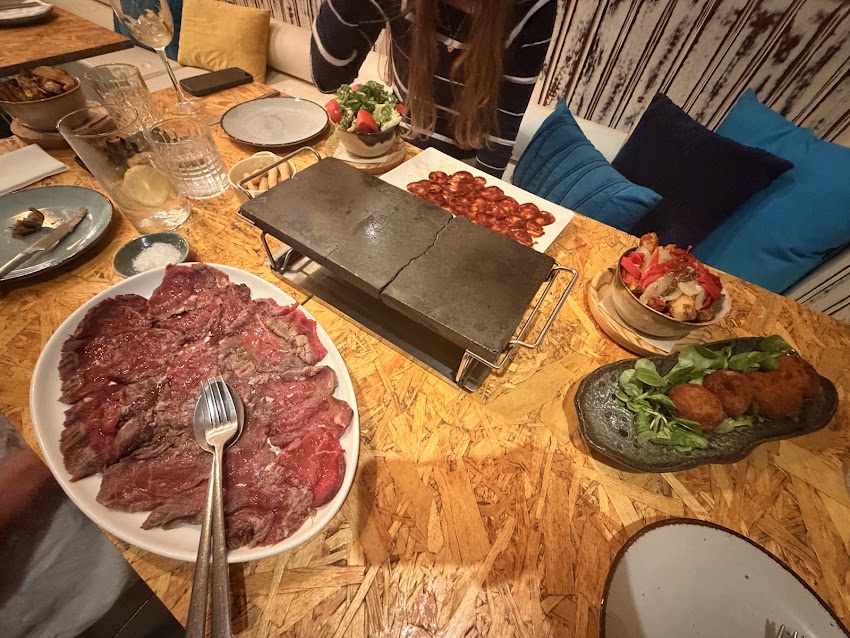 Restaurante Hórreo Veinti3.Mejores Carnes Maduradas en Palma