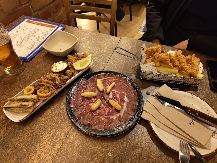 Cañas y Tapas