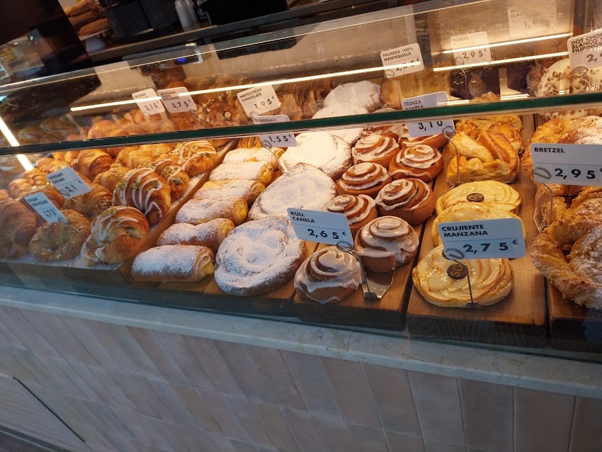 Santagloria Coffee & Bakery
