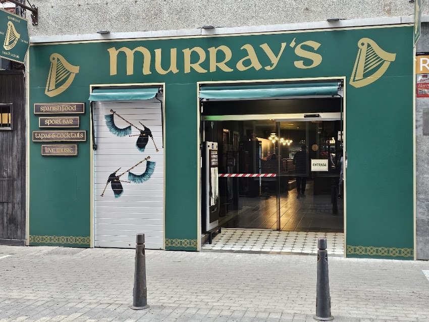 Murray’s Bar & Grill
