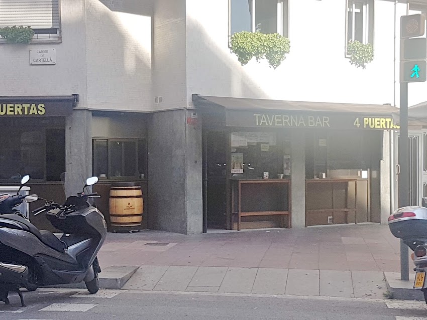 Taverna Bar 4 Puertas