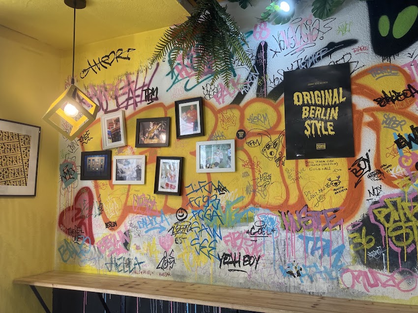 Johnny Usta Berlin Döner Kebab El Carmen – Berlin Style Wraps & Take-Away
