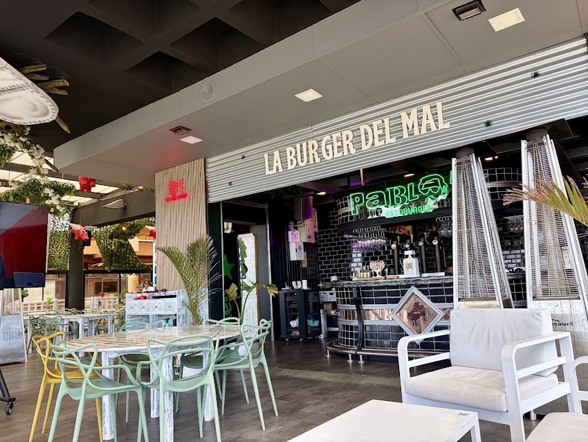 Pablo’s Escoburger Meloneras