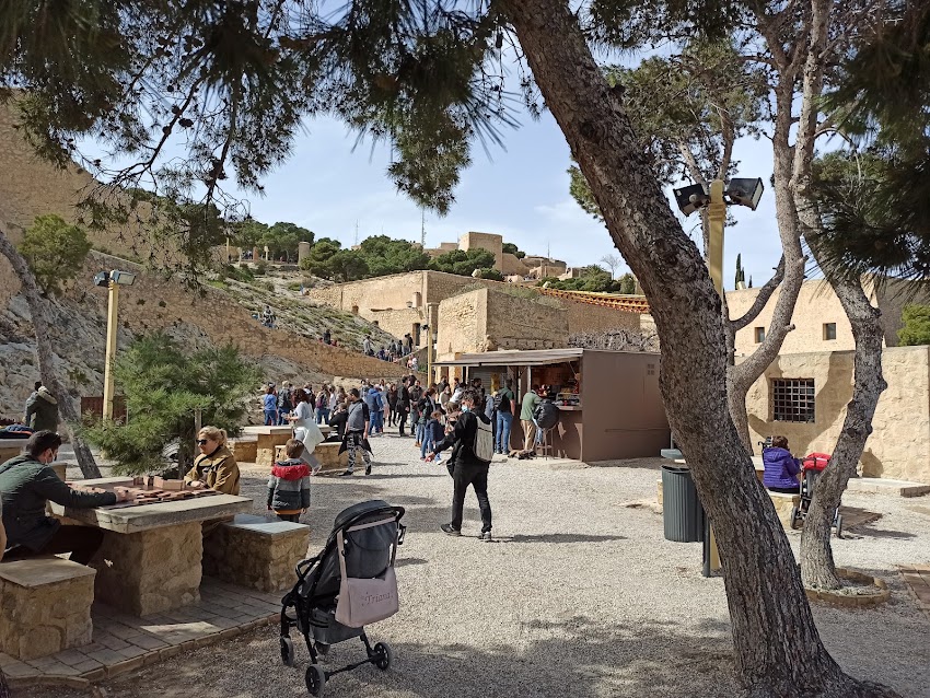 Cafetería del Castillo de Santa Bárbara