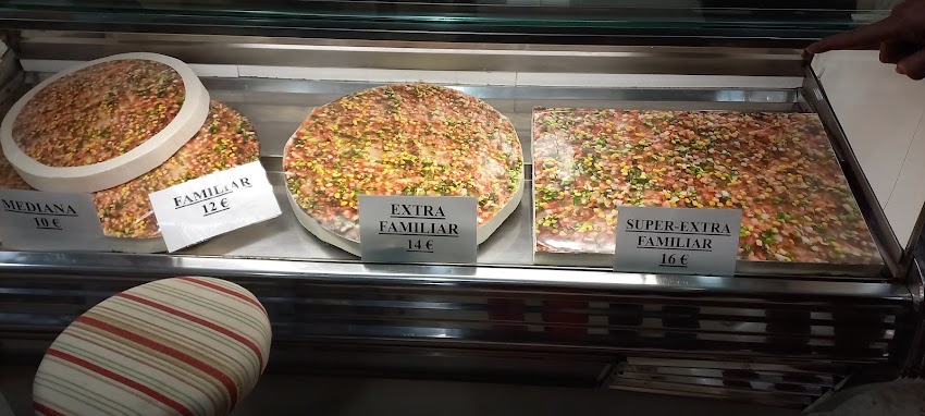 Pizzería y pollería Conde