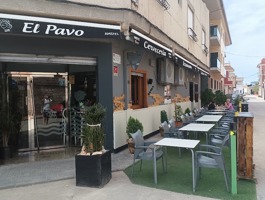 Restaurante Bar El Pavo / Salón de celebraciones en Ceuti