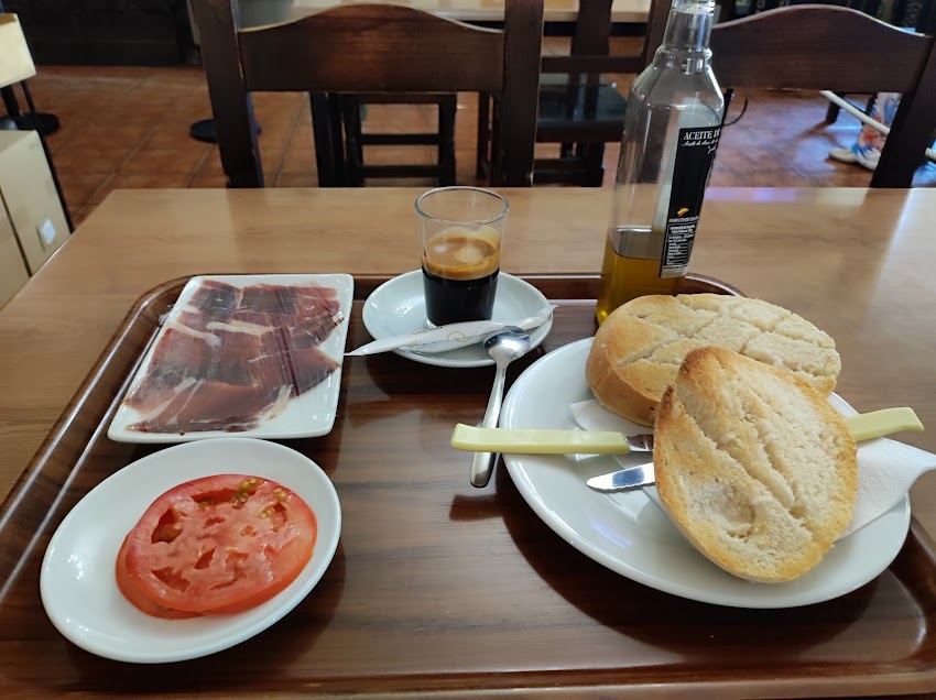 Bar LA CASINETA DESAYUNOS & COMIDAS