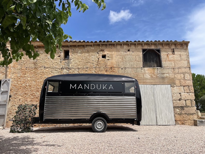 Food truck Manduka Street food