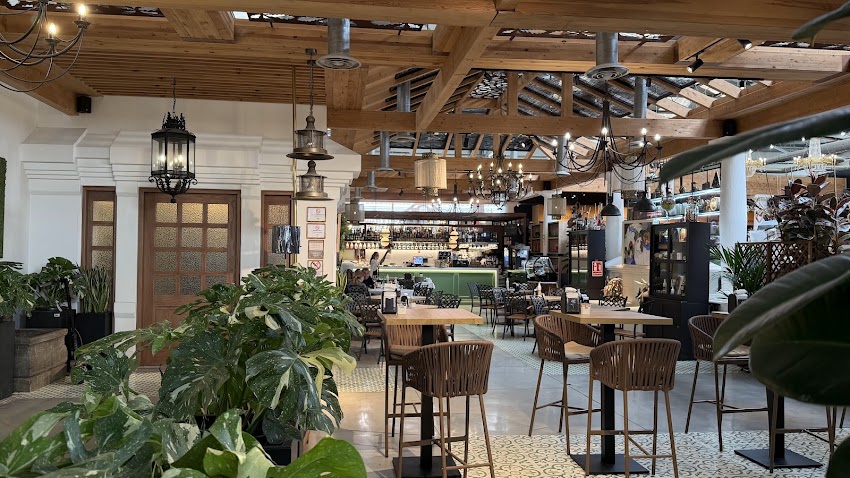 La Flor Restaurant