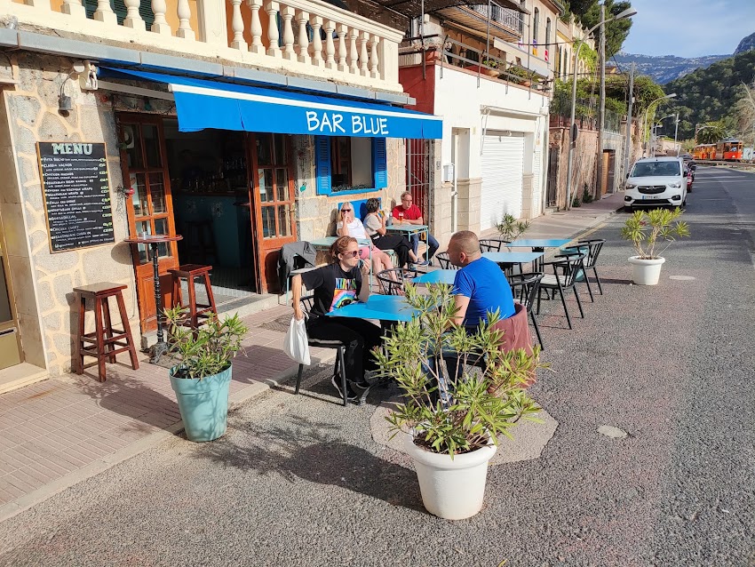 Bar Blue