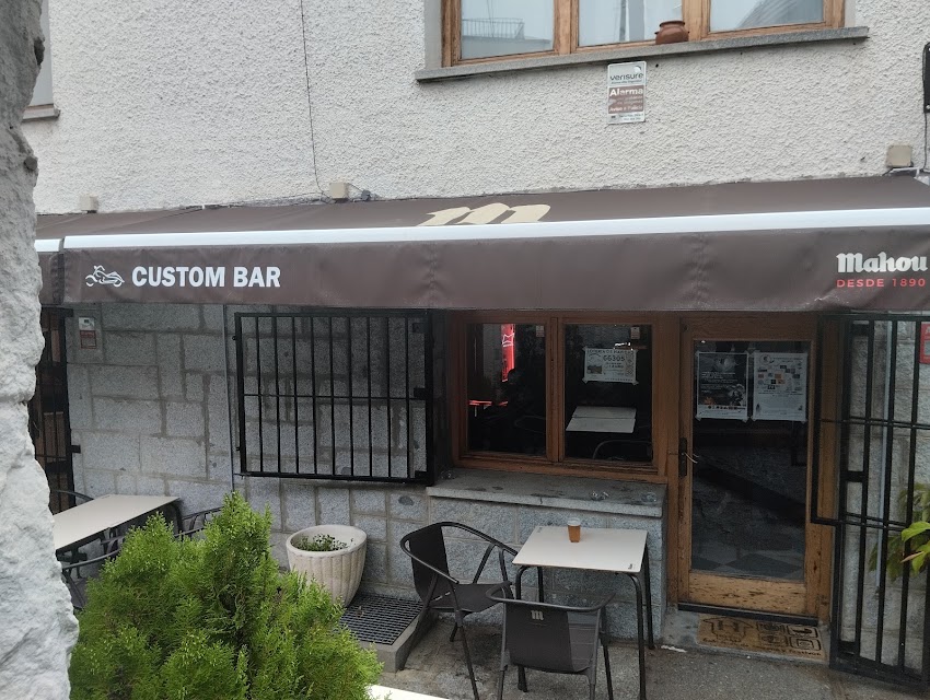 Custom Bar