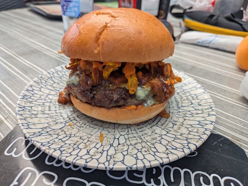 Burguer & Friends 📍 Laredo