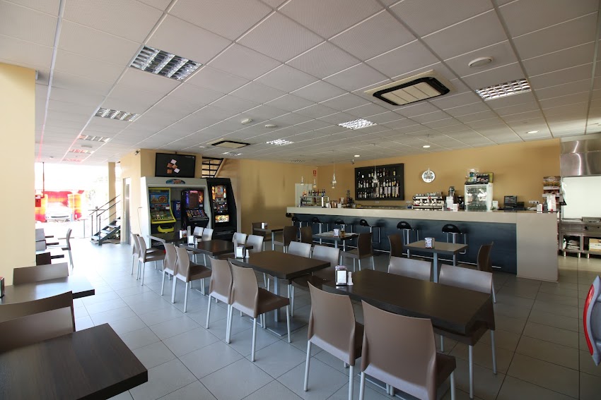 Dos Roses Restaurant