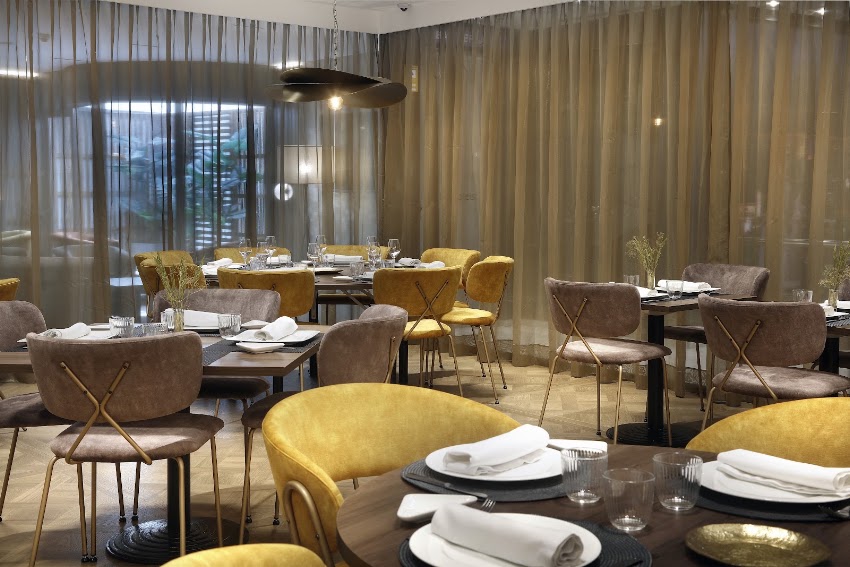 Café Lugano Restaurant & Bar – Hotel HCC St Moritz