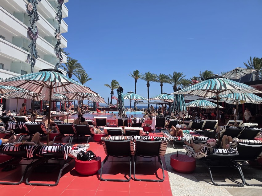 The Oyster & Caviar Bar