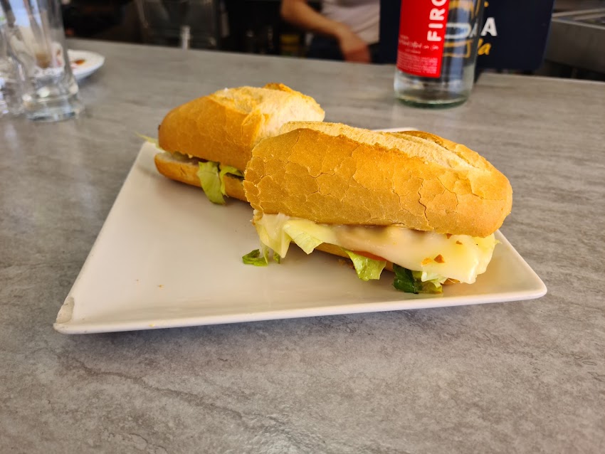Bar Cafeteria Stop
