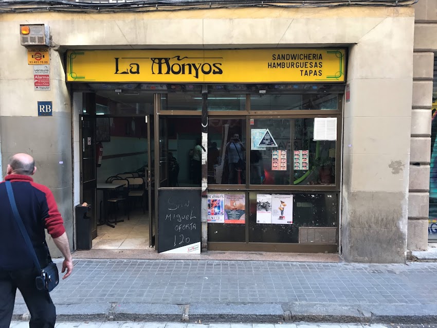 La Monyos
