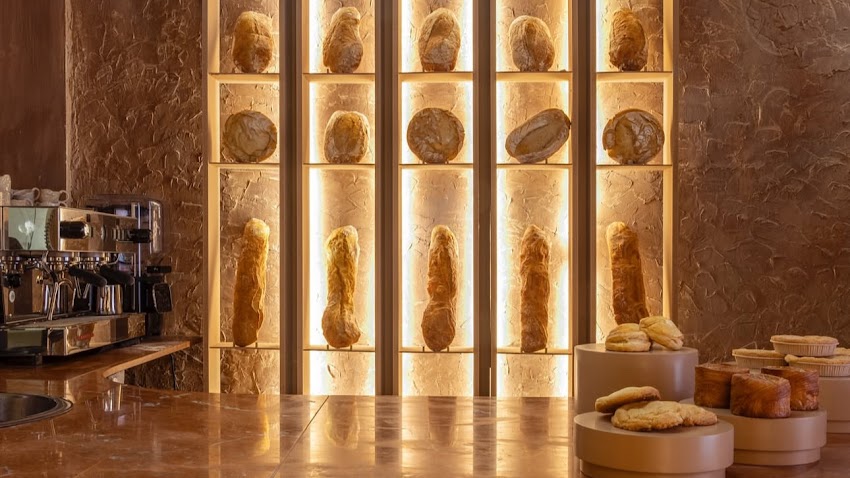 Luchy Bakery & Café