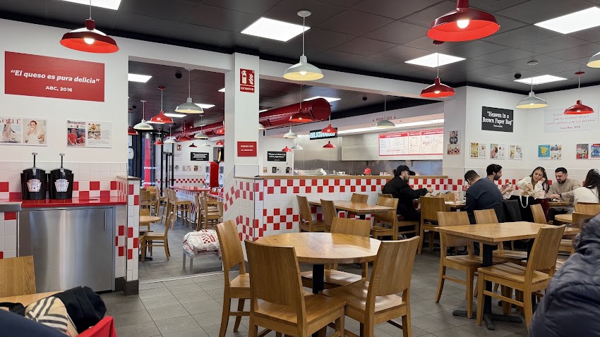 Five Guys Burgers and Fries Madrid Las Rozas