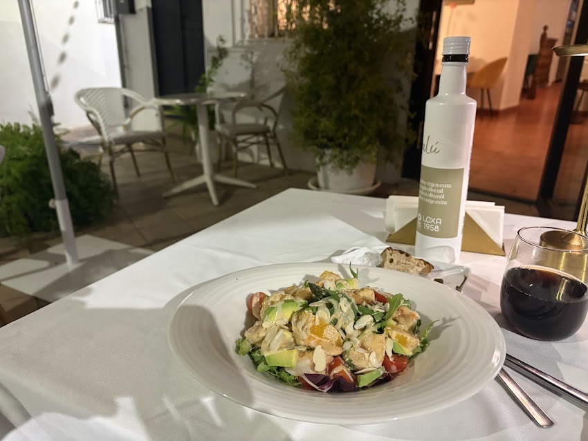 Salu Grill & Wine Restaurant