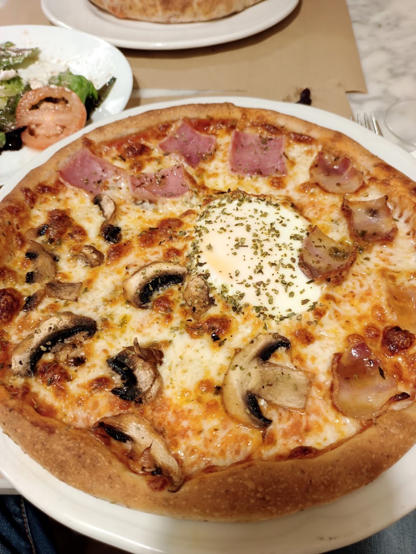 PITZERIA CARUSSO’S