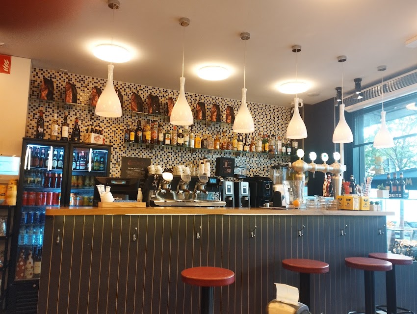 BELLES ARTS – CAFÈ BAR