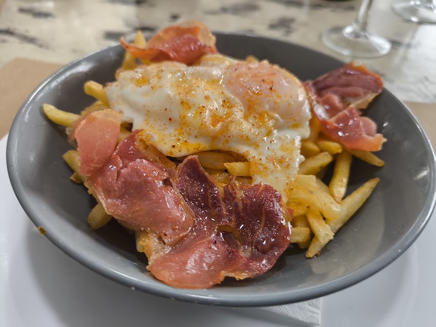 BAR GIL – Almuerzos al plato y menú diario