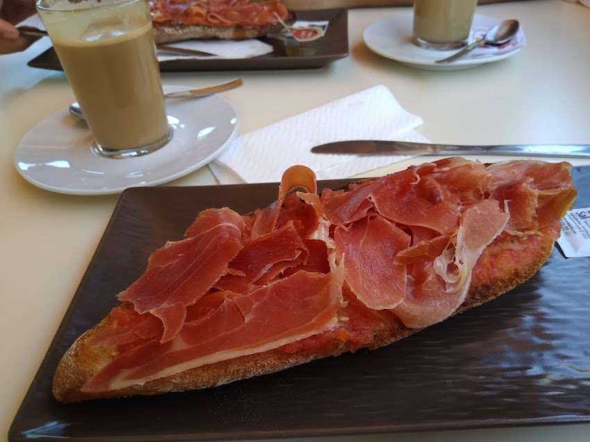 Pizzería cafetería pastelería ANLU