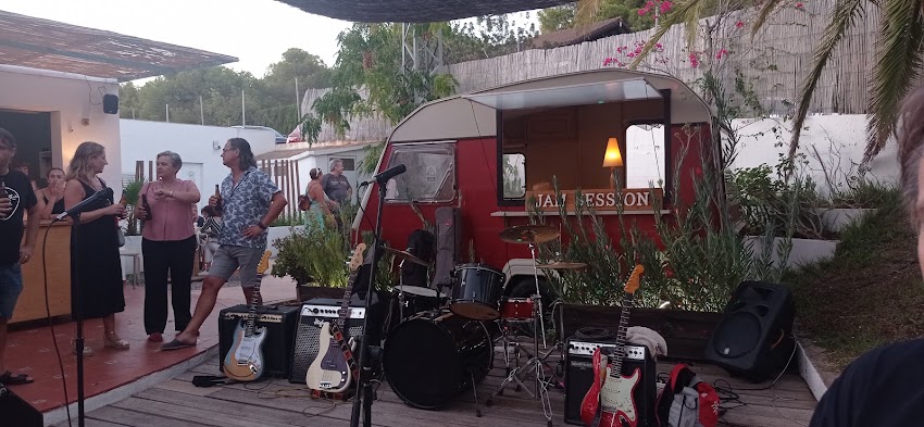 CARAVANA-BAR