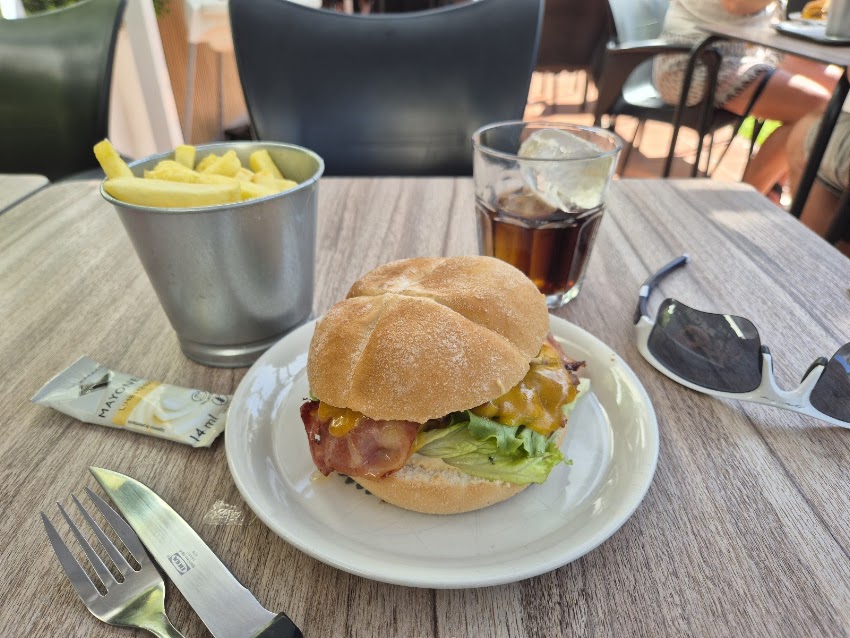 The burger Cafe